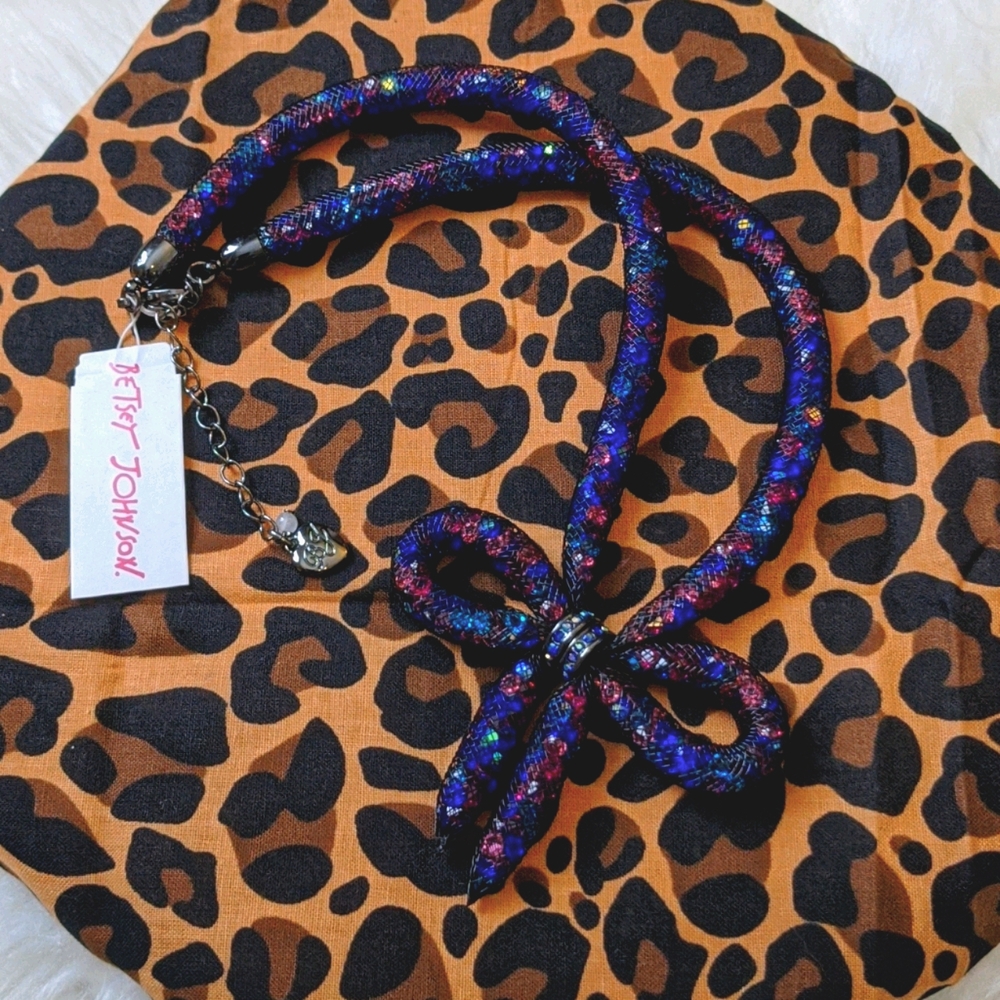 NWT Betsey Johnson Mesh Gem Filled Bow Necklace